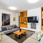 Eagles Nest Villa *